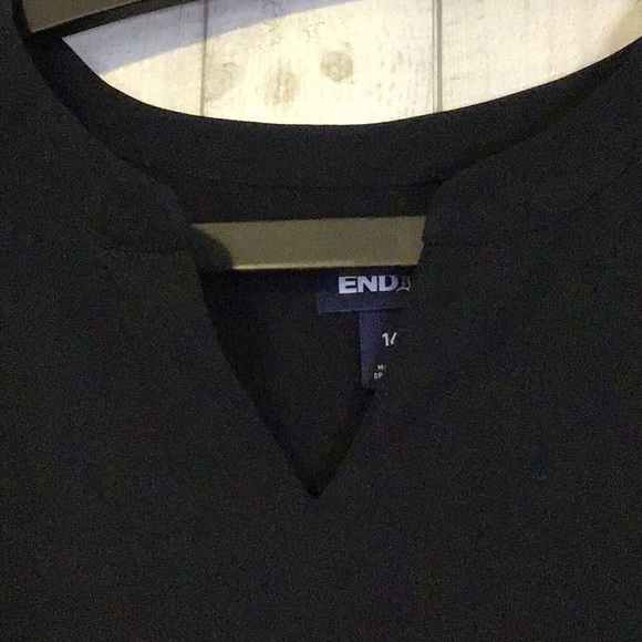 Women’s 14 and 16 Lands’ End Black V-Neck Blouses - Picture 3 of 7